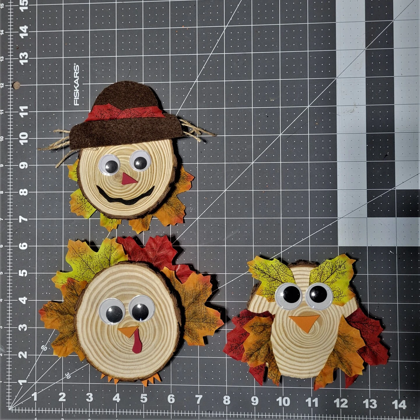 Ink And Trinket Kids Fall Craft Kit, Natural Wood 5 Ink And Trinket Kids Fall Craft Kit, Natural Wood - Image 3