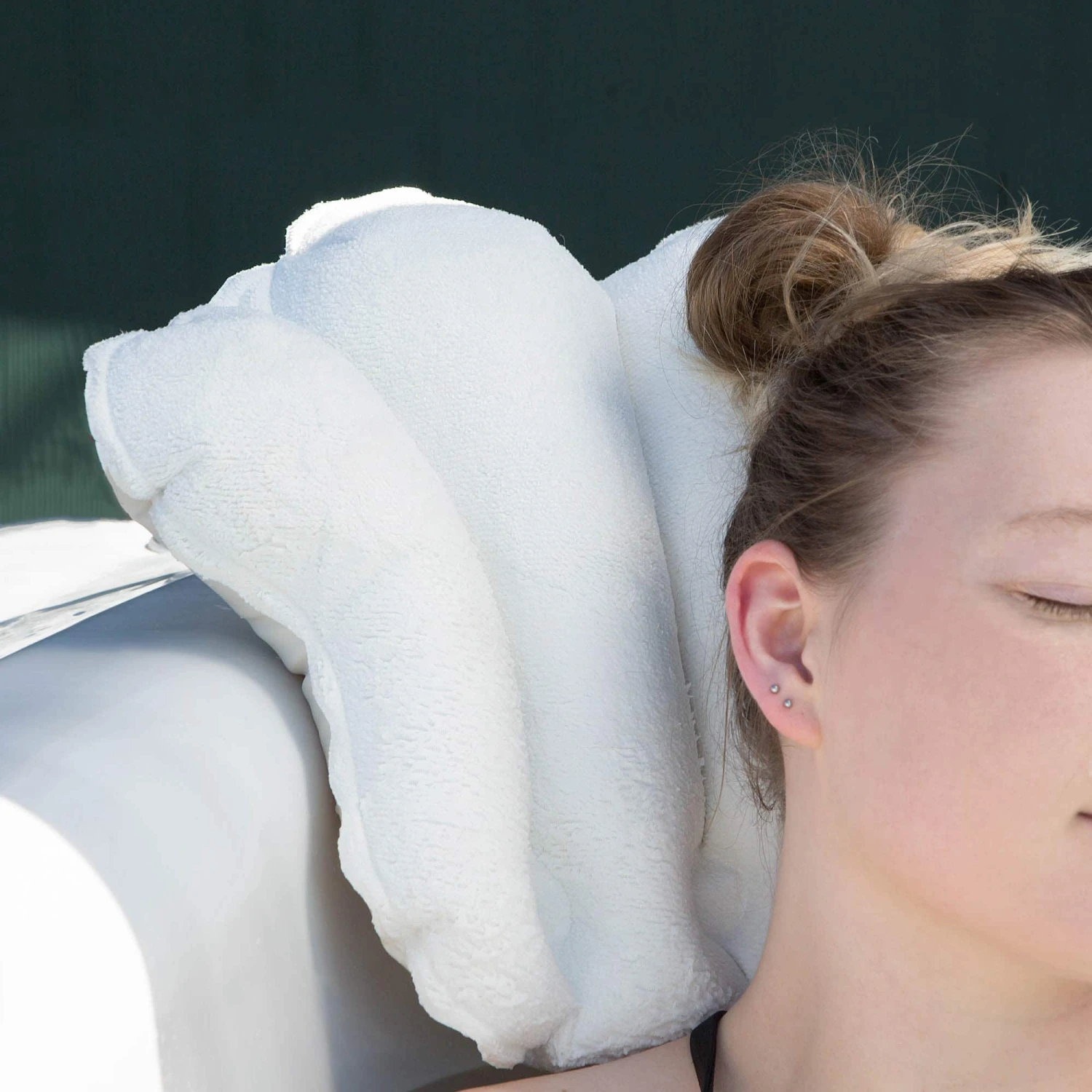 European Soaps Microfibre Bath Pillow 5 European Soaps Microfibre Bath Pillow - Image 3