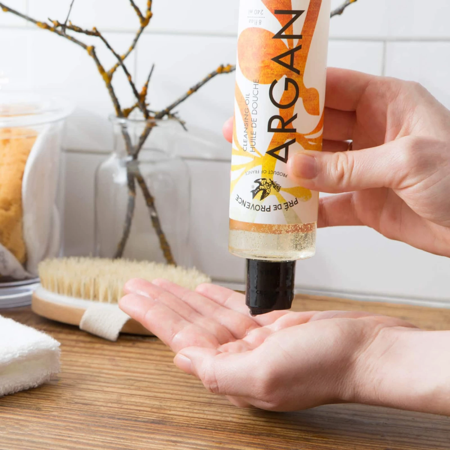 European Soaps Sweet Orange Argan Cleansing Oil, 240mL 7 European Soaps Sweet Orange Argan Cleansing Oil, 240mL - Image 5